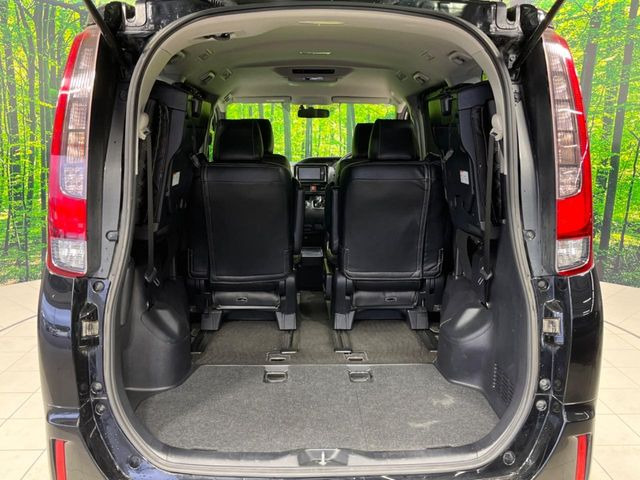 ���i�̂���������ʋ΁A���}���ɏ\���ȉ׎��X�y�[�X���m�ۂ��Ă���܂��B�Z�J���h�V�[�g��|���ƁA�傫�ȉו��̐ύڂ��\�ł���