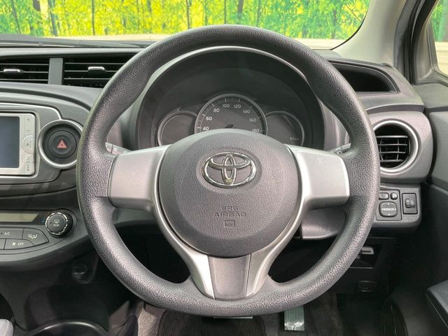 ステアリングも使用感が少なく、きれいな状態となっております♪