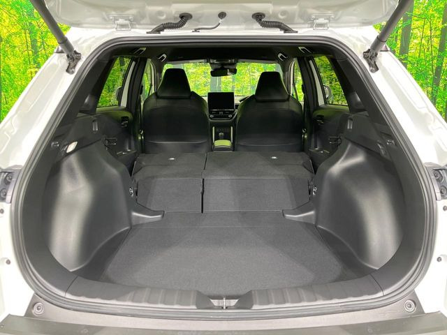 ���i�̂���������ʋ΁A���}���ɏ\���ȉ׎��X�y�[�X���m�ۂ��Ă���܂��B�Z�J���h�V�[�g��|���ƁA�傫�ȉו��̐ύڂ��\�ł���