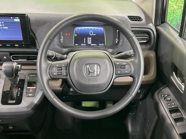 �y�����v�����X�e�A�����O�z�㎿�Ȋv���g�p���邱�ƂŁA��ɂ����������݂ƂĂ��^�]���₷���n���h���ł���