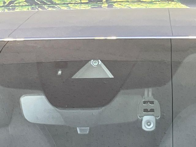 �y�X�}�[�g�u���[�L�T�|�[�g�z���s���ɑO���̎ԗ�����F�����A�Փ˂������Ȏ��͌x��ƃu���[�L�ŏՓˉ���Ɣ�Q�y�����A�V�X�g�B�����S�Ƀh���C�u�����y���݂��������܂��B