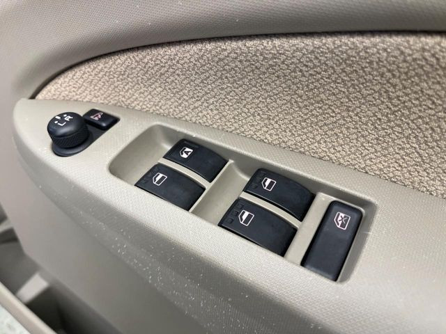 �y�d���i�[�~���[�z�T�C�h�~���[�͓d���i�[���ƂȂ��Ă���A�������ԏ�ł��L�Y�������X�N��}�����܂��B