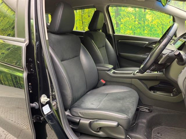 �y�n�[�t���U�[�V�[�g�z�������ƍ���S�n�𗼗������l�C�̃V�[�g���w�ʁE���ʂ̃t�@�u���b�N�f�ނ́A�ʋC���̗ǂ��⊊��ɂ����ɗD��Ă��܂��B�C���╞���ɍ��E���ꂸ���K�ɂ���肢�������܂��B