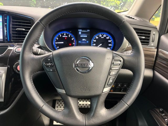 �y�����v�����X�e�A�����O�z�㎿�Ȋv���g�p���邱�ƂŁA��ɂ����������݂ƂĂ��^�]���₷���n���h���ł���