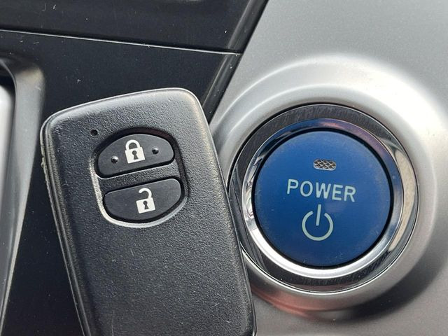 �y�X�}�[�g�L�[�z�J�o����|�P�b�g�ɓ��ꂽ�܂܂ł��h�A�̎{���E�������\�ȃX�}�[�g�L�[�𑕔��B�G���W���̃I���E�I�t�����J�M�����o���K�v����������Ƃ��Ă��֗��ł���