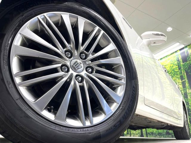 �y����17�C���`�A���~�z�C�[���z�O�ςɃ}�b�`���������A���~�z�C�[���𑕒����Ă���܂��B�e��ЊO�A���~�z�C�[����A�X�^�b�h���X�^�C�����戵�����Ă���܂��B���񂲑��k����������