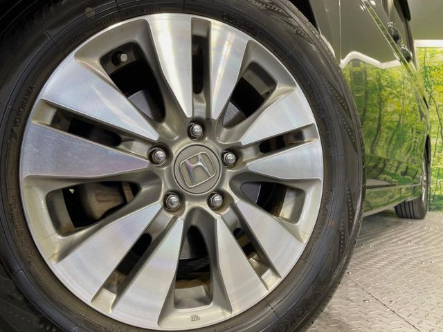 �y����16�C���`�A���~�z�C�[���z�O�ςɃ}�b�`���������A���~�z�C�[���𑕒����Ă���܂��B�e��ЊO�A���~�z�C�[����A�X�^�b�h���X�^�C�����戵�����Ă���܂��B���񂲑��k����������