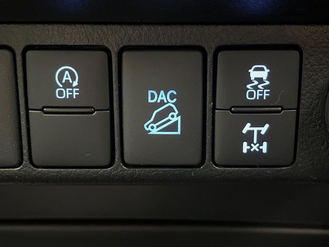 �y���A�f�t���b�N�z���H��ᓹ�ȂǂŎԂ��X�^�b�N�����ꍇ�ł��A�^�C���̋�]��}�����E�o���₷������f�t���b�N�𑕔��B�ϐ�n��I�t���[�h�ł̎g�p���������ɂ��X�X���̈��ł���