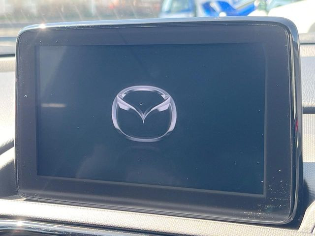 �y�}�c�_�R�l�N�g�i�r�z�ԓ��̕��͋C�Ƀ}�b�`������̌^�^�C�v�̃i�r�B�e����q�ݒ��Bluetooth�Đ����A�l�X�ȋ@�\���y���߂܂��B�����I�ȃ_�C�������삪�\�ŁA�g��������ǍD�ł��B