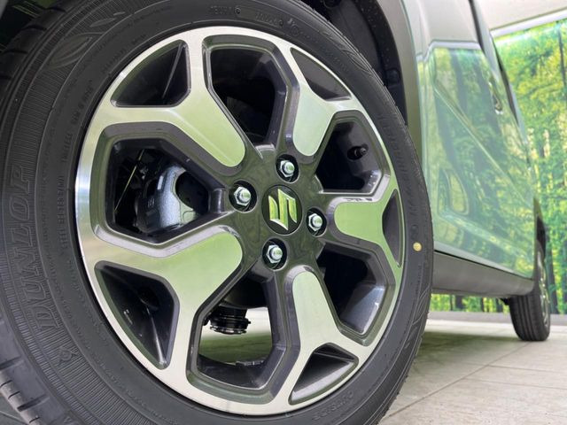 �y����15�C���`�A���~�z�C�[���z�O�ςɃ}�b�`���������A���~�z�C�[���𑕒����Ă���܂��B�e��ЊO�A���~�z�C�[����A�X�^�b�h���X�^�C�����戵�����Ă���܂��B���񂲑��k����������