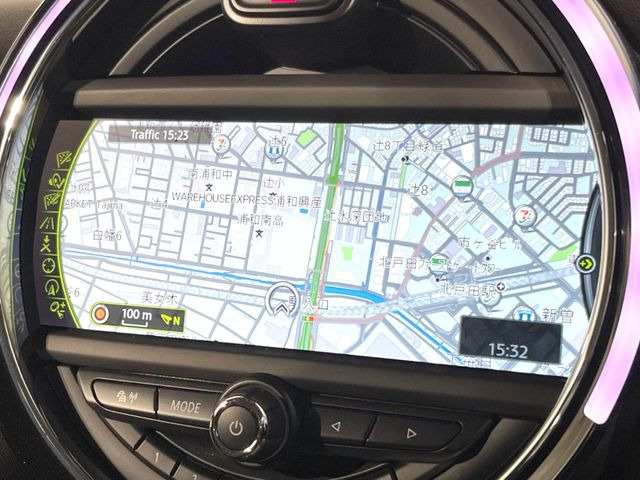 �������i�r:��̊��̂���i�r�́A����������ԓ������o���Ă���܂��B�I�[�f�B�I�@�\���[�����Ă���܂��̂ŁA�^�]�����y���߂܂���