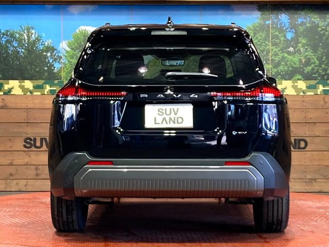 安心の最長10年・走行無制限保証(有償)をご用意。保証内容も充実はもちろん、無料点検&オイル交換や、年中無休の全国・24時間ロードサービスも付帯されておりますのでご安心下さい。