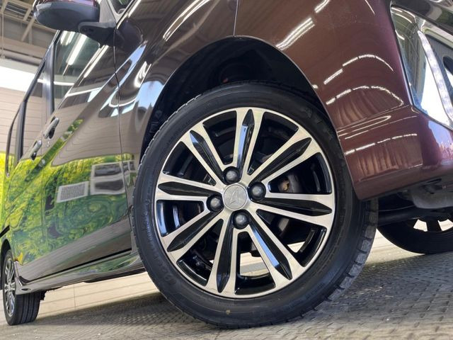 �y����15�C���`�A���~�z�C�[���z�O�ςɃ}�b�`���������A���~�z�C�[���𑕒����Ă���܂��B�e��ЊO�A���~�z�C�[����A�X�^�b�h���X�^�C�����戵�����Ă���܂��B���񂲑��k����������