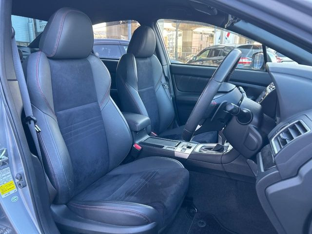 �y�n�[�t���U�[�V�[�g�z�������ƍ���S�n�𗼗������l�C�̃V�[�g���w�ʁE���ʂ̃t�@�u���b�N�f�ނ́A�ʋC���̗ǂ��⊊��ɂ����ɗD��Ă��܂��B�C���╞���ɍ��E���ꂸ���K�ɂ���肢�������܂��B