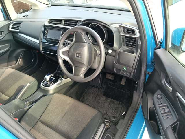 フィット1.5 ハイブリッド Fパッケージ 4WD