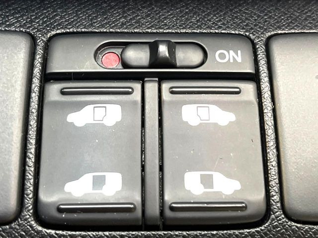 �y�����p���[�X���C�h�h�A�z�X�}�[�g�L�[��^�]�Ȃ̃X�C�b�`�Ō�ȗ����X���C�h�h�A�̊J���\���d��������͂����ăh�A���J����K�v�������A�����Ȃ��q�l�ł��ȒP�ɊJ���߂ł����K�ł���