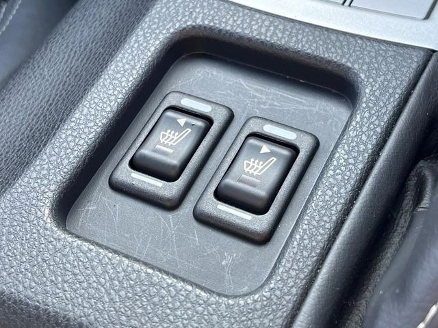 【シートヒーター】寒い日に重宝するシートヒーター!エアコンより早く温まってくれるので寒がりの人も安心ですね♪エアコンの温風は乾燥するから苦手、という方にもをおすすめです。