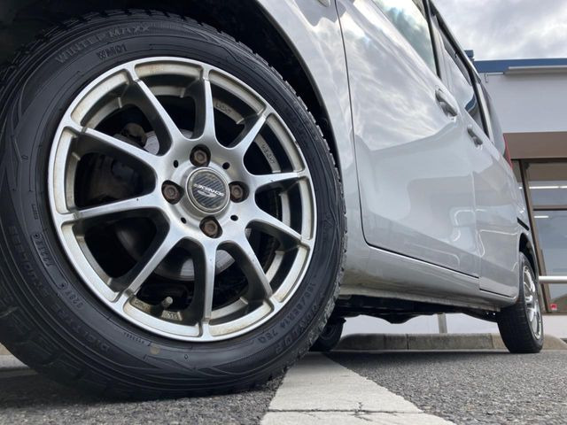 �y14�C���`�A���~�z�C�[���z�O�ςɃ}�b�`�����A���~�z�C�[���𑕒����Ă���܂��B�e��A���~�z�C�[����A�X�^�b�h���X�^�C�����戵�����Ă���܂��B���񂲑��k����������