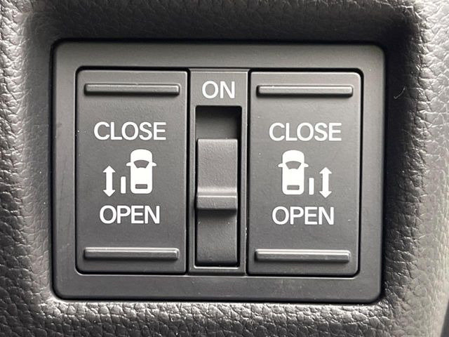 �y�����X���C�h�h�A�z���ԏ�ŗׂ̎ԂƂ̊Ԋu���������ɂ������A�X���C�h�h�A�Ȃ���S!�h�A�I�[�v������������炸�A�J�������L���̂ŏ��~�肪�Ƃ��Ă��ȒP�ł��B�傫�ȉו��̏o���������Ȃ���\��