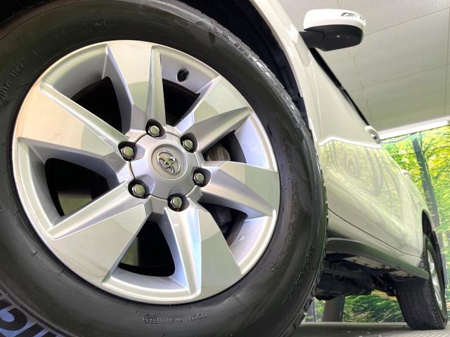 �y����17�C���`�A���~�z�C�[���z�O�ςɃ}�b�`���������A���~�z�C�[���𑕒����Ă���܂��B�e��ЊO�A���~�z�C�[����A�X�^�b�h���X�^�C�����戵�����Ă���܂��B���񂲑��k����������