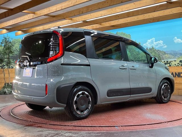 高透明度のガラス皮膜で撥水はもちろん、上質なツヤ・光沢を実現。紫外線や酸性雨から大切な愛車を保護し、色あせ・劣化を防止。「弾スプラッシュコート」、「弾プリミッサコート」からお選びいただけます。