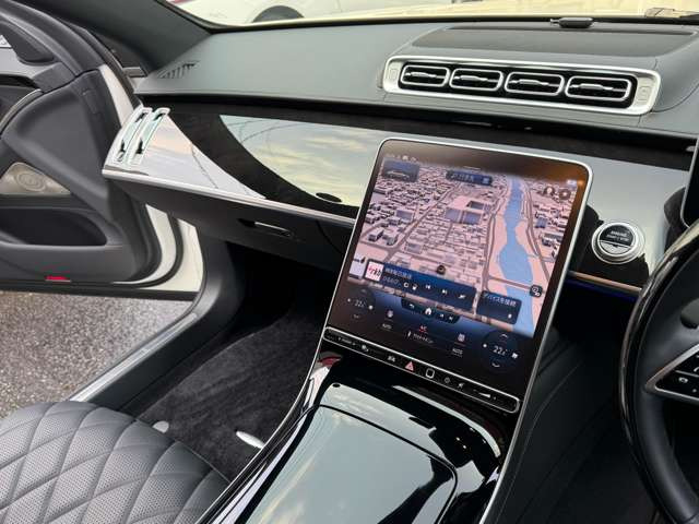 64�F�A���r�G���g���C�g�E�E�b�h�p�l���C���e���A�E�u�����X�^�[�T�E���h�B