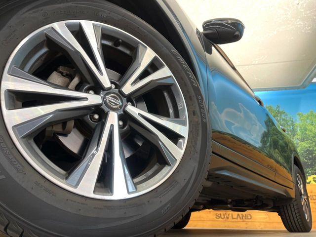 �y����18�C���`�A���~�z�C�[���z�O�ςɃ}�b�`���������A���~�z�C�[���𑕒����Ă���܂��B�e��ЊO�A���~�z�C�[����A�X�^�b�h���X�^�C�����戵�����Ă���܂��B���񂲑��k����������