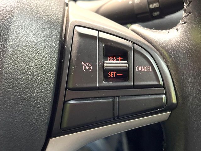 �y�N���[�Y�R���g���[���z�������H�����N���N���s�B�A�N�Z���𗣂��Ă���葬�x�ő��s���ł��A�������^�]���̕��S���y��!�����E�������ȒP�ȃX�C�b�`����Œ����ł��܂��B