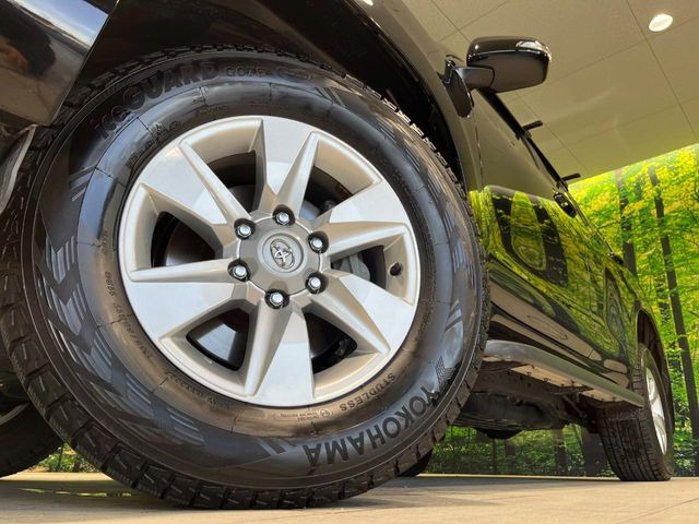 �y����17�C���`�A���~�z�C�[���z�O�ςɃ}�b�`���������A���~�z�C�[���𑕒����Ă���܂��B�e��ЊO�A���~�z�C�[����A�X�^�b�h���X�^�C�����戵�����Ă���܂��B���񂲑��k����������