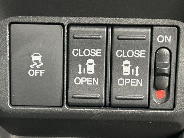 �y�����p���[�X���C�h�h�A�z�X�}�[�g�L�[��^�]�Ȃ̃X�C�b�`�Ō�ȗ����X���C�h�h�A�̊J���\���d��������͂����ăh�A���J����K�v�������A�����Ȃ��q�l�ł��ȒP�ɊJ���߂ł����K�ł���