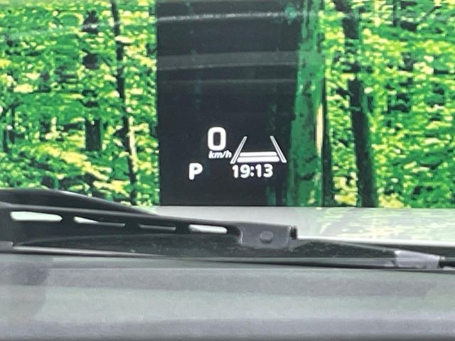 �y�w�b�h�A�b�v�f�B�X�v���C�z���݂̑��x�⑖�s�����f�W�^���\���ŉ^�]�ȑO���̃K���X�ɓ��e!�^�]���A�ڐ������炳���K�v�ȏ����m�F�ł���̂łƂ��Ă��֗��ň��S!