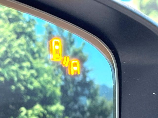 �y�u���C���h�X�|�b�g���j�^�����O�z���s���A�h�A�~���[�̎��p�ɂȂ�₷���ӏ��Ɍ㑱�Ԃ��ڋ߂���ƃT�C�h�~���[�t�߂Ɍx����\���A�h���C�o�[�ɒ��ӊ��N�����Ă���܂��B