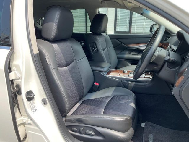 �y�n�[�t���U�[�V�[�g�z�������ƍ���S�n�𗼗������l�C�̃V�[�g���w�ʁE���ʂ̃t�@�u���b�N�f�ނ́A�ʋC���̗ǂ��⊊��ɂ����ɗD��Ă��܂��B�C���╞���ɍ��E���ꂸ���K�ɂ���肢�������܂��B