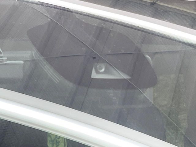 �y�C���e���W�F���g�G�}�[�W�F���V�[�u���[�L�z�t�����g�J�����őO���̎ԗ�����s�҂����m�B�Փ˂������Ȏ��͏Փ˔�Q�y���u���[�L���쓮�A�Փˉ�����T�|�[�g�B�����S�Ƀh���C�u�����y���݂��������܂��B