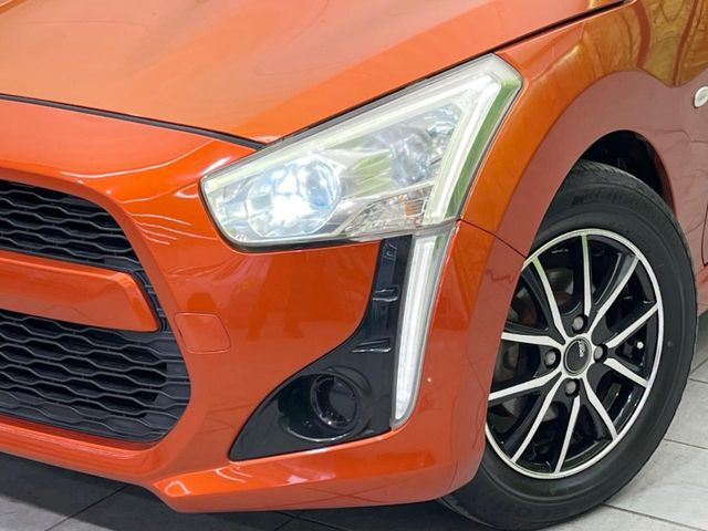 �yLED�w�b�h���C�g�z���V����ԑ��s�����ǍD�Ȏ��E���m�ۂ����S���ĉ^�]�ł��鍂�P�xLED�w�b�h���C�g�𑕔�!�_�����x�������A����d�͂��}�����Ă��܂��B