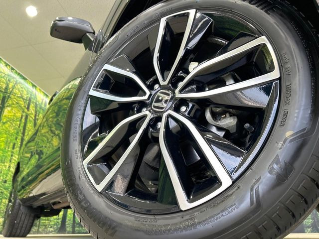 �y����18�C���`�A���~�z�C�[���z�O�ςɃ}�b�`���������A���~�z�C�[���𑕒����Ă���܂��B�e��ЊO�A���~�z�C�[����A�X�^�b�h���X�^�C�����戵�����Ă���܂��B���񂲑��k����������