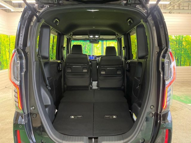 ���i�̂���������ʋ΁A���}���ɏ\���ȉ׎��X�y�[�X���m�ۂ��Ă���܂��B�Z�J���h�V�[�g��|���ƁA�傫�ȉו��̐ύڂ��\�ł���