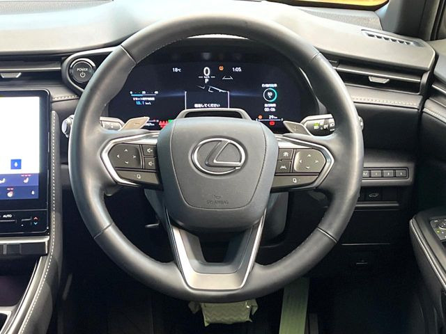 �y�����v�����X�e�A�����O�z�㎿�Ȋv���g�p���邱�ƂŁA��ɂ����������݂ƂĂ��^�]���₷���n���h���ł���