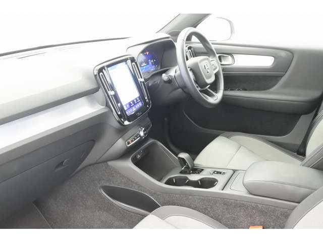 XC40プラス B4 AWD 4WD