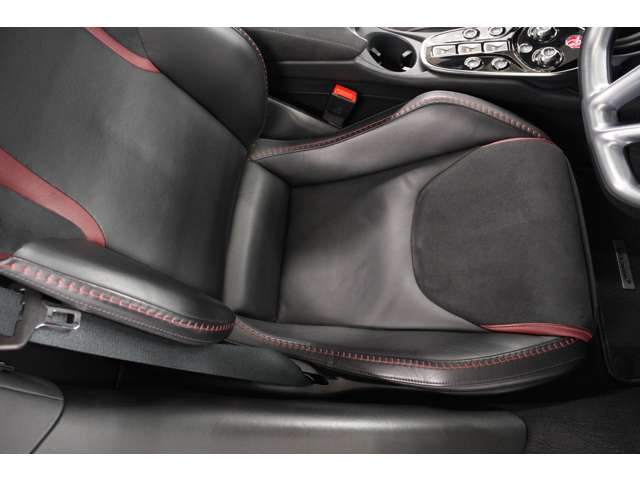 �d���|���q�[�^�[�t�h�A�~���[�𑕔��B���⎞�ł����E���m�ۂ��A�{�^������Ń~���[���i�[�ł��闘�֐��̍��������ł��B