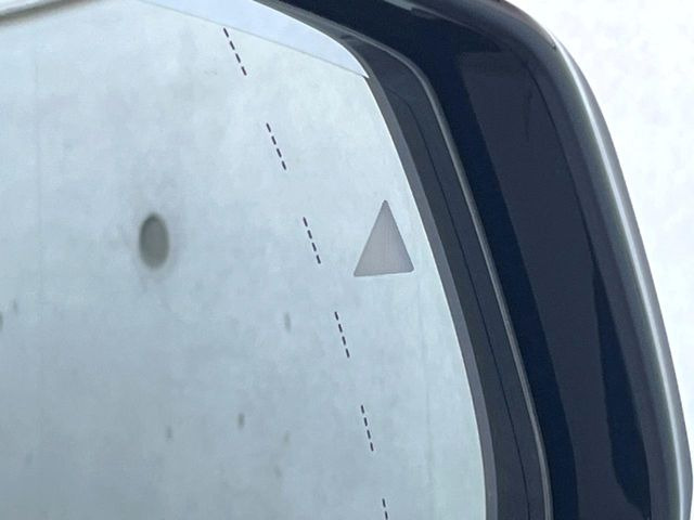 ���u���C���h�A�V�X�g�Z���T�[:���p����̎Ԃ����m���A�h���C�o�[���Ԑ��ύX���s���ۂɁA�x�����Ƌ��ɒ��ӂ𑣂��Ă������S�@�\�ł�!