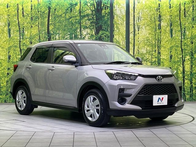 高透明度のガラス皮膜で撥水はもちろん、上質なツヤ・光沢を実現。紫外線や酸性雨から大切な愛車を保護し、色あせ・劣化を防止。「弾スプラッシュコート」、「弾プリミッサコート」からお選びいただけます。