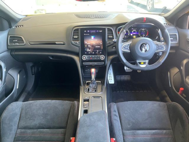 輸入車グループ総在庫数約2,000台!全国の系列店からメーカー・車種問わずご紹介出来るので、あなたにピッタリのお車が見つかるはずです♪まずはお問い合わせ下さい☆