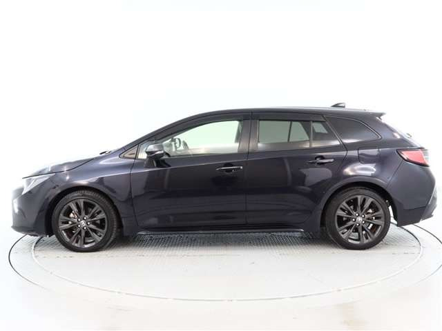 カローラツーリング1.8 ハイブリッド W×B