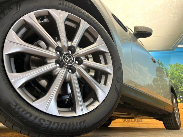 �y����20�C���`�A���~�z�C�[���z�O�ςɃ}�b�`���������A���~�z�C�[���𑕒����Ă���܂��B�e��ЊO�A���~�z�C�[����A�X�^�b�h���X�^�C�����戵�����Ă���܂��B���񂲑��k����������