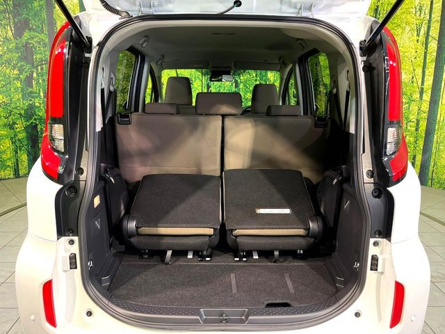 ���i�̂���������ʋ΁A���}���ɏ\���ȉ׎��X�y�[�X���m�ۂ��Ă���܂��B�Z�J���h�V�[�g��|���ƁA�傫�ȉו��̐ύڂ��\�ł���