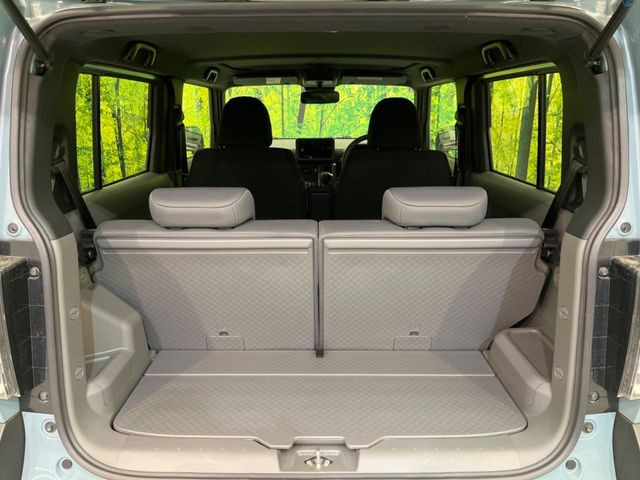 ���i�̂���������ʋ΁A���}���ɏ\���ȉ׎��X�y�[�X���m�ۂ��Ă���܂��B�Z�J���h�V�[�g��|���ƁA�傫�ȉו��̐ύڂ��\�ł���