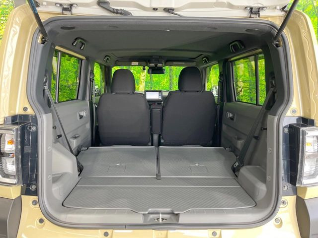 ���i�̂���������ʋ΁A���}���ɏ\���ȉ׎��X�y�[�X���m�ۂ��Ă���܂��B�Z�J���h�V�[�g��|���ƁA�傫�ȉו��̐ύڂ��\�ł���