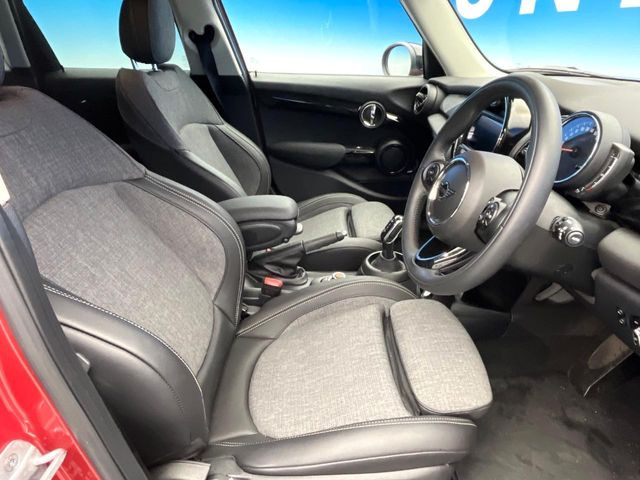 ���V�[�g�̎g�p��:�j��E�ւ�������Ȃ��A�����̒ʂ肫�ꂢ�ȏ�Ԃ��ێ����Ă���܂��B�܂��A�����N���[�j���O�E�R�[�e�B���O�����p�����������܂��B