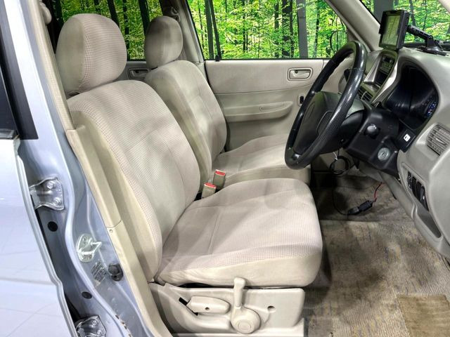 運転席シート廻りは使用感も少なく、良好な状態となっています。丁寧に使われていたことがよくわかりますね。